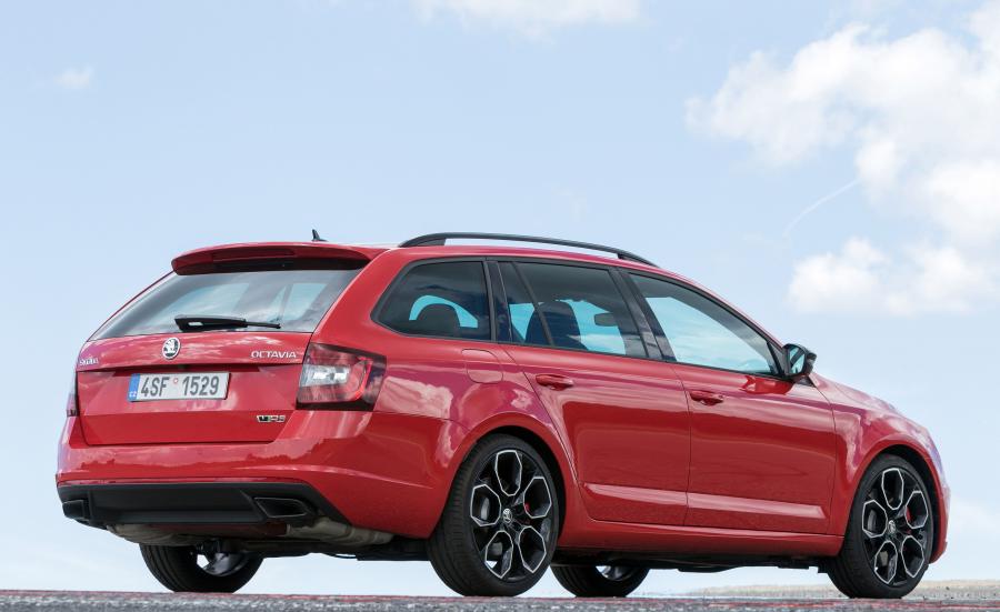  Skoda Octavia RS 245 Combi 2017 года  (WW) (фото 15 из 38)